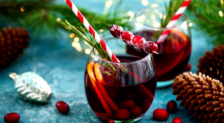 Impress Your Guests with These Holiday Drinks