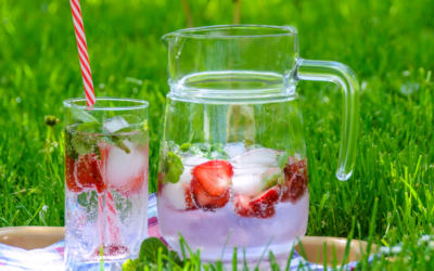 Best Drinks for Outdoor Spring Hangouts & Backyard Nights